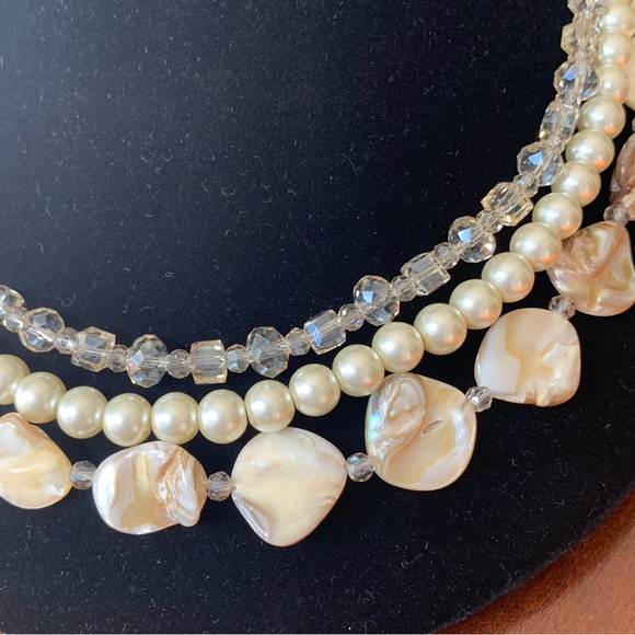 Crystal, Pearl & Shell Neclace - Picture 7 of 8